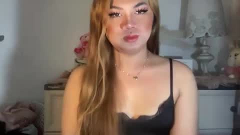 Snapshot of newbitch_intown69 chatting on November 5, 1:27 am Jane online show from November 5, 1:27 am