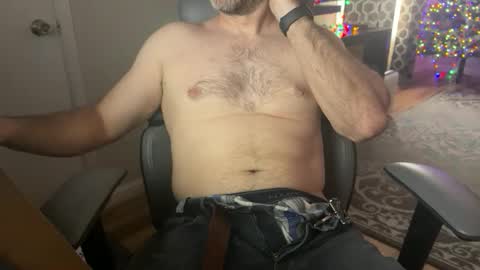 newguy_097 online show from November 10, 7:13 pm