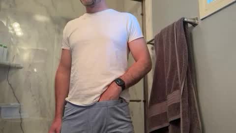 Snapshot of newguy_097 chatting on February 7, 9:29 pm newguy_097 online show from February 7, 9:29 pm