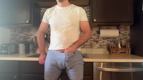 Snapshot of newguy_097 chatting on March 5, 12:17 am newguy_097 online show from March 5, 12:17 am