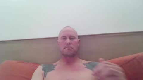 Snapshot of newportman1030 chatting on April 29, 7:42 pm amandandhisgirl online show from April 29, 7:42 pm