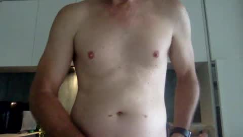 Snapshot of newysub75 chatting on December 18, 5:15 am newysub75 online show from December 18, 5:15 am