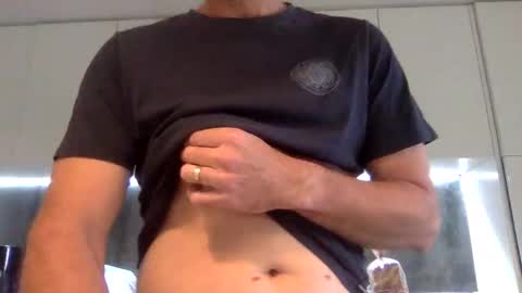 Snapshot of newysub75 chatting on October 29, 4:15 am newysub75 online show from October 29, 4:15 am