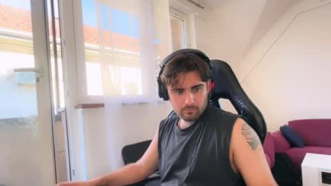 Snapshot of newzac23 chatting on June 8, 4:40 pm newzac online show from June 8, 4:40 pm