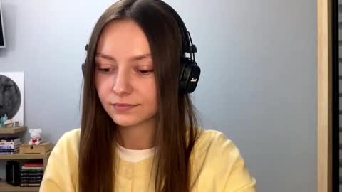 Snapshot of next_fantasy_bb chatting on October 25, 2:24 pm Agne online show from October 25, 2:24 pm