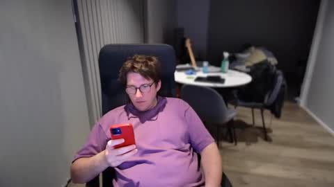 Snapshot of nextgenerationdave100 chatting on December 7, 10:06 pm nextgenerationdave100 online show from December 7, 10:06 pm