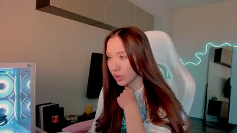 Mina online show from May 4, 8:21 am