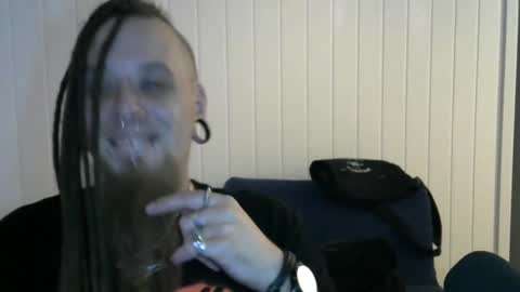 Snapshot of nezvers chatting on January 17, 7:49 pm YouPick online show from January 17, 7:49 pm