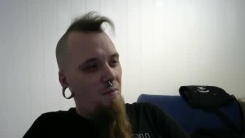 Snapshot of nezvers chatting on January 25, 11:32 pm YouPick online show from January 25, 11:32 pm