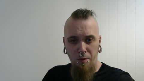 Snapshot of nezvers chatting on February 17, 6:26 pm YouPick online show from February 17, 6:26 pm