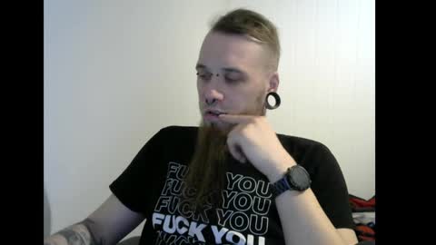 Snapshot of nezvers chatting on March 5, 9:37 pm YouPick online show from March 5, 9:37 pm