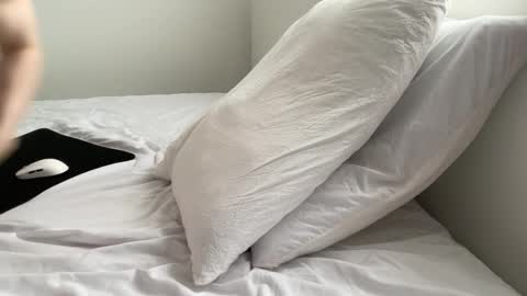 Snapshot of nfeibk chatting on September 19, 6:59 am Adrian Von Ziegler online show from September 19, 6:59 am