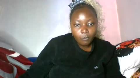 Snapshot of nge387170 chatting on June 1, 6:37 am nge387170 online show from June 1, 6:37 am