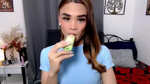 Snapshot of nhicolehollywood chatting on March 9, 6:06 am hottie nicole online show from March 9, 6:06 am