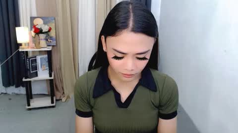 Snapshot of nhicolehollywood chatting on December 3, 12:51 am hottie nicole online show from December 3, 12:51 am