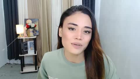 Snapshot of nhicolehollywood chatting on December 4, 1:15 am hottie nicole online show from December 4, 1:15 am