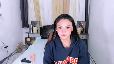 Snapshot of nhicolehollywood chatting on June 14, 1:36 am hottie nicole online show from June 14, 1:36 am