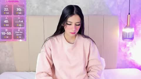 Nia online show from December 4, 11:52 am