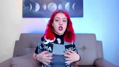 Estefani  online show from December 23, 6:05 pm