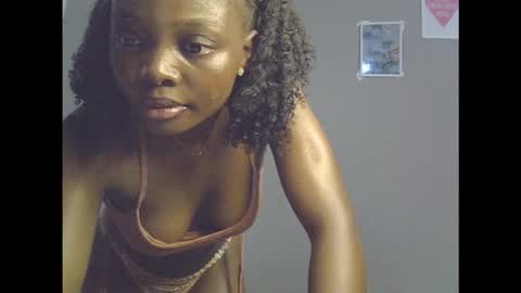 Snapshot of niababy5 chatting on January 16, 5:39 pm Niababy5 online show from January 16, 5:39 pm