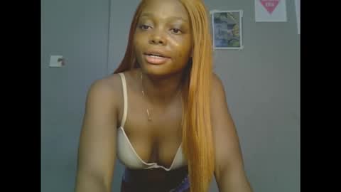 Snapshot of niababy5 chatting on February 8, 6:11 pm Niababy5 online show from February 8, 6:11 pm