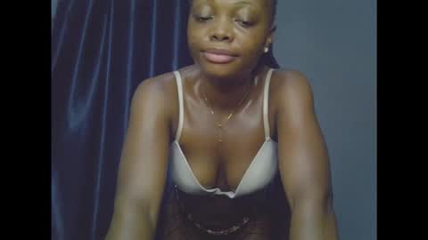 Snapshot of niababy5 chatting on February 23, 4:10 am Niababy5 online show from February 23, 4:10 am