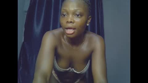 Snapshot of niababy5 chatting on February 26, 4:00 am Niababy5 online show from February 26, 4:00 am