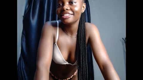 Snapshot of niababy5 chatting on March 7, 4:31 am Niababy5 online show from March 7, 4:31 am