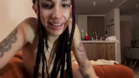 Snapshot of niahhierodula chatting on June 14, 2:24 am niah online show from June 14, 2:24 am