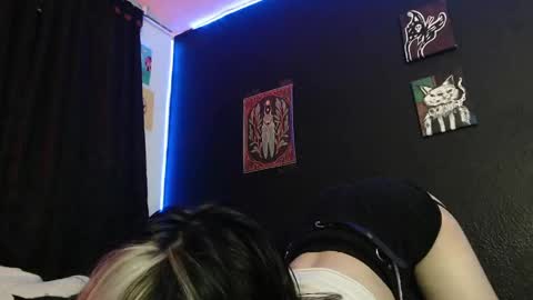 Snapshot of niakat_ chatting on March 12, 3:02 am niakat online show from March 12, 3:02 am