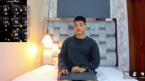 Snapshot of niall_falcon chatting on January 7, 12:41 pm Niall online show from January 7, 12:41 pm