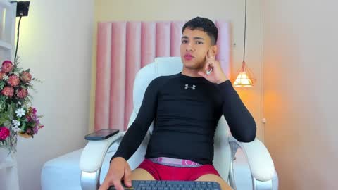 Snapshot of niall_falcon chatting on January 11, 1:11 pm Niall online show from January 11, 1:11 pm