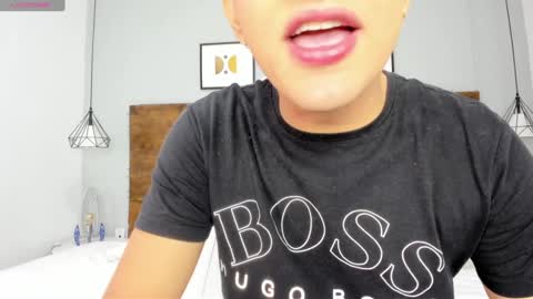 Snapshot of niall_falcon chatting on January 20, 1:00 pm Niall online show from January 20, 1:00 pm