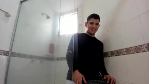 Snapshot of niall_falcon chatting on January 31, 12:29 pm Niall online show from January 31, 12:29 pm