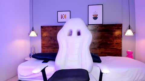 Snapshot of niall_falcon chatting on February 10, 1:44 pm Niall online show from February 10, 1:44 pm