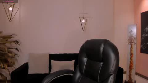 Snapshot of niasalvatore chatting on May 13, 2:53 am Call me Nia online show from May 13, 2:53 am