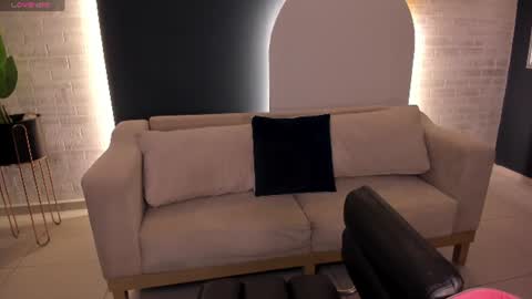 Snapshot of niasalvatore chatting on June 9, 7:58 pm Call me Nia online show from June 9, 7:58 pm