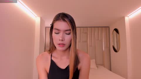 Snapshot of niasalvatore chatting on June 30, 6:31 pm Call me Nia online show from June 30, 6:31 pm