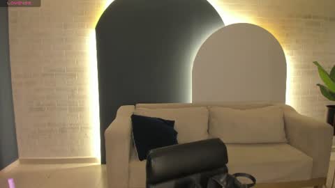 Snapshot of niasalvatore chatting on July 20, 5:04 pm Call me Nia online show from July 20, 5:04 pm