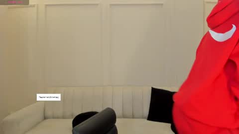 Snapshot of niasalvatore chatting on July 25, 11:08 am Call me Nia online show from July 25, 11:08 am