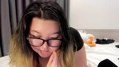 Kim online show from March 9, 5:33 am