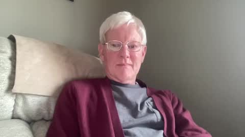 Snapshot of nice2meet2 chatting on February 13, 9:38 pm nice2meet2 online show from February 13, 9:38 pm