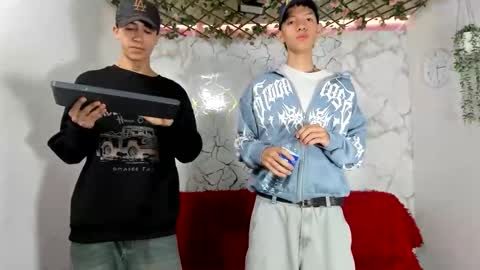 Snapshot of nice_boys11 chatting on June 7, 1:26 pm nice_boys11 online show from June 7, 1:26 pm