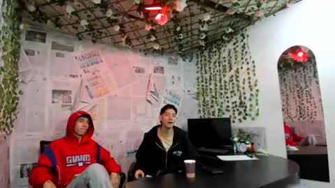 Snapshot of nice_boys11 chatting on June 21, 1:13 pm nice_boys11 online show from June 21, 1:13 pm
