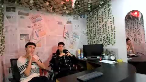 Snapshot of nice_boys11 chatting on July 4, 1:17 pm nice_boys11 online show from July 4, 1:17 pm
