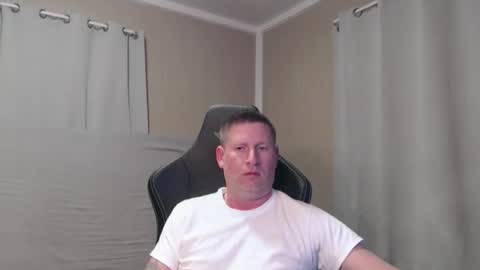 Snapshot of nice_juicy_cock chatting on March 26, 1:01 am nice_juicy_cock online show from March 26, 1:01 am