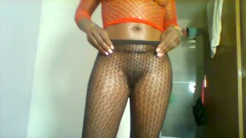 Snapshot of niceass_95 chatting on May 5, 8:33 am gabby online show from May 5, 8:33 am