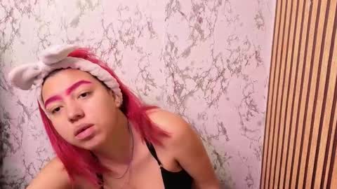 Snapshot of nicecherry_ chatting on December 1, 3:55 am Michell online show from December 1, 3:55 am