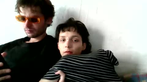 nicecouple9399 online show from April 8, 5:57 pm