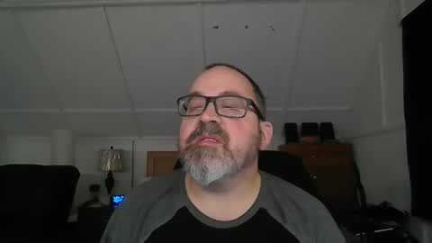 Snapshot of niceguy7208 chatting on December 16, 3:19 am niceguy7208 online show from December 16, 3:19 am